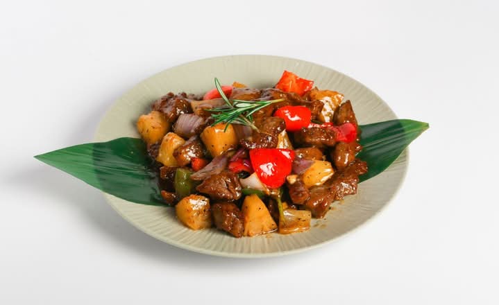 Black Pepper Pineapple Beef 黑椒菠萝爆牛肉